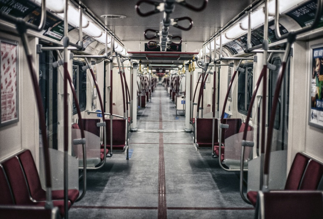 電車の中